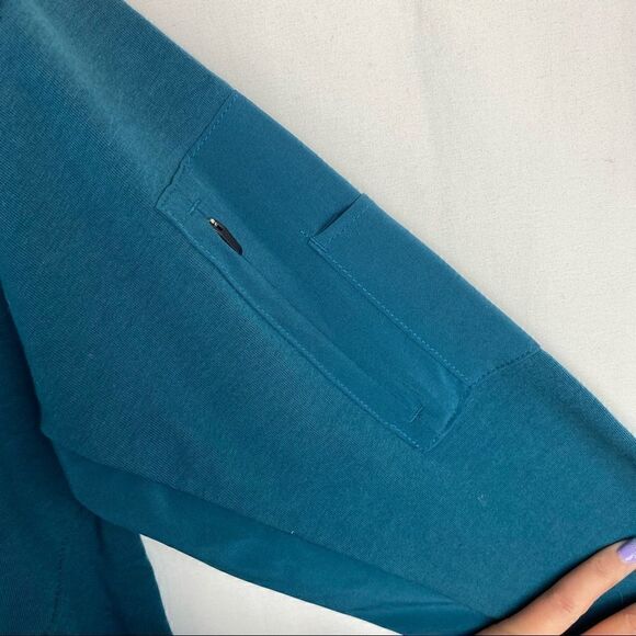 Athletic sweater   - Picture 4 of 11